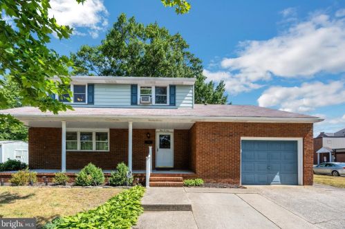401 5th St, West Deptford, NJ 08066-1106