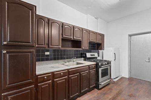 1030 Ogden Ave, Bronx NY  10452-4347 exterior