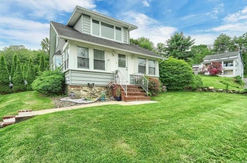 29 Ramapo Rd, Garnerville NY  10923-1717 exterior