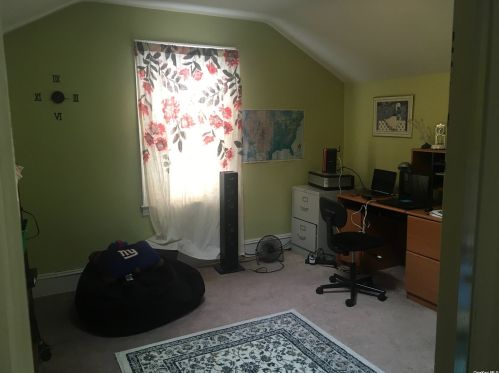 91-07 211th St, Jamaica, NY 11428-1012