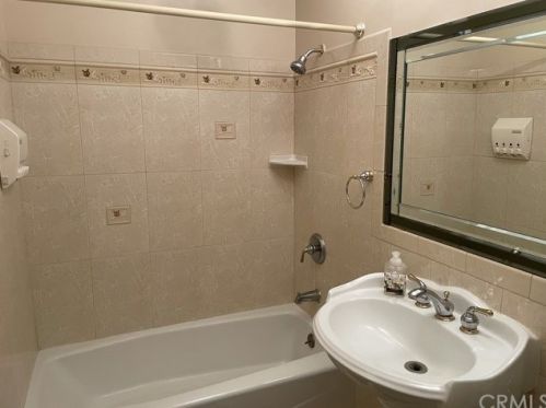 14471 Lyndon St, Garden Grove CA  92843-4638 exterior