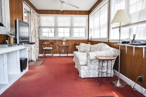 3 Andover St, Danvers, MA 01923-1412