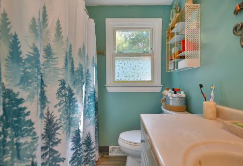 32 Fairview Ave, Nashua NH 03060-4105 exterior