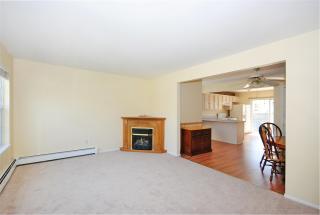 42 Lafayette Dr, Smith Point, NY 11967-4111