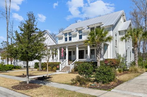 1546 Lindsey Creek Dr, Mount Pleasant, SC 29466-8393