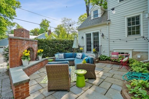 156 Washington Ave, Chatham Township, NJ 07928-1857