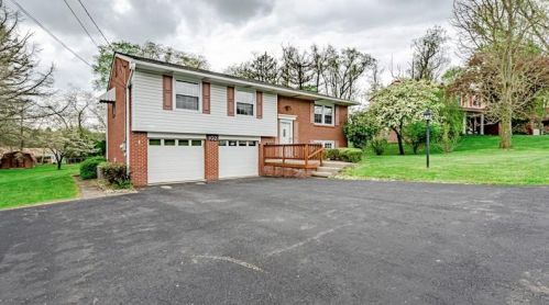 102 Autumn Dr, Trafford, PA 15085-1453