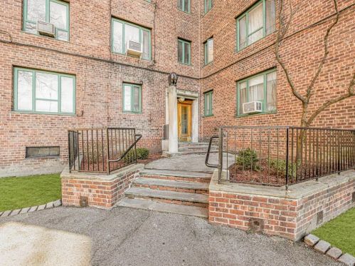 1314 Virginia Ave, Bronx NY  10462-7337 exterior