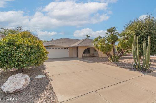 17638 Whispering Oaks Dr, Sun City, AZ 85375-5058