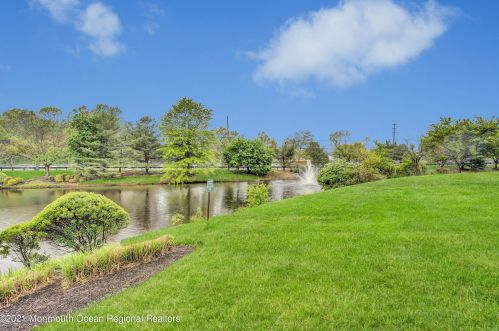 13 Jennings Ct, East Freehold NJ  07728-4320 exterior