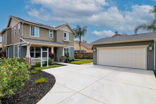 230 Christine Lynn Dr, Morgan Hill, CA 95037-3552