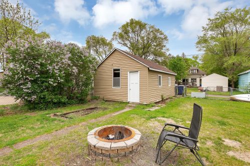 414 17 1/2 Ave, Saint Cloud MN  56303-3956 exterior