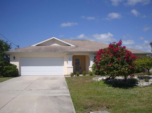 2921 26th Ter, Cape Coral, FL 33914-3831