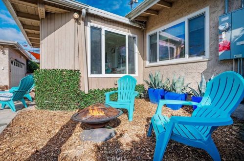 2647 Petaluma Ave, Long Beach CA  90815-1610 exterior