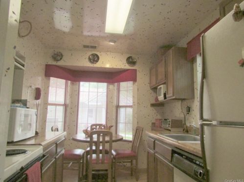 48 Hidden Ridge Dr, Monticello NY  12701-3080 exterior