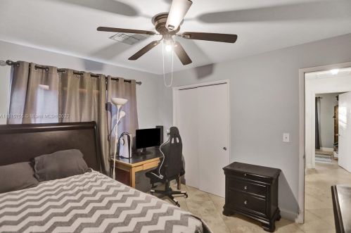 2003 37th Ave, Hollywood FL  33021-4320 exterior