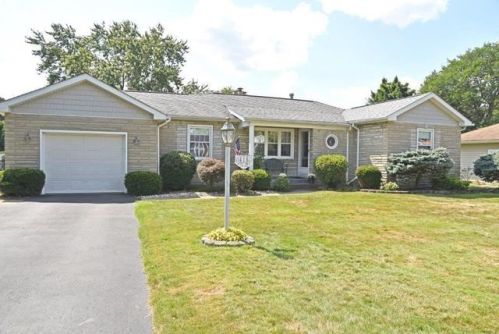 415 Victory Dr, Hermitage, PA 16150-1715