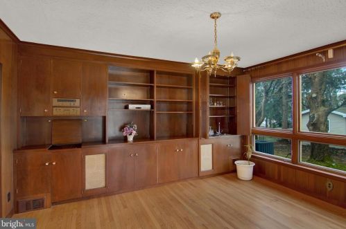 1226 Chestnut St, Hazle Township PA  18201-7502 exterior