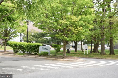 216 Stone Hurst Ct, New Castle DE  19720-3946 exterior