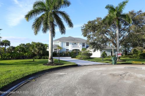 923 Derby Ln, Melbourne, FL 32955-6107