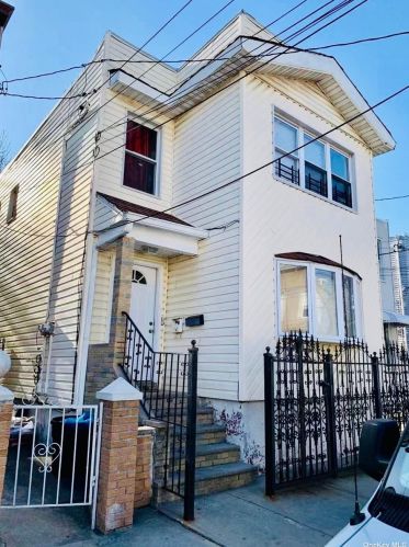 88-22 77th St, Jamaica, NY 11421-1033
