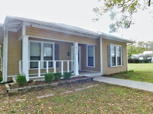 612 Schmitz Ave, Denton, TX 76209-3231