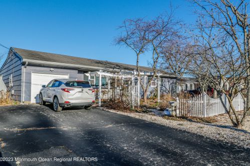 602 Ranger Dr, Lacey NJ  08731-1901 exterior