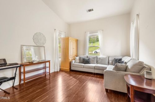815 Vista Grande Dr, Santa Paula CA  93060-1335 exterior
