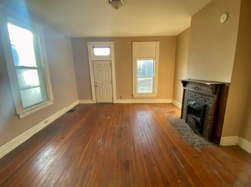 411 10th St, Newport, KY 41071-1503