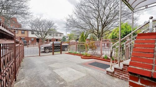 772 Trinity Ave, Bronx, NY 10456-7756