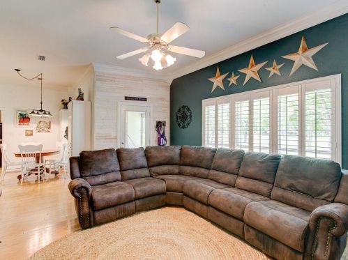 5215 Wedgefield Rd, Granbury TX  76049-4166 exterior