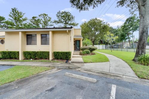 2241 Tipperary Ct, Orlando, FL 32812-8882