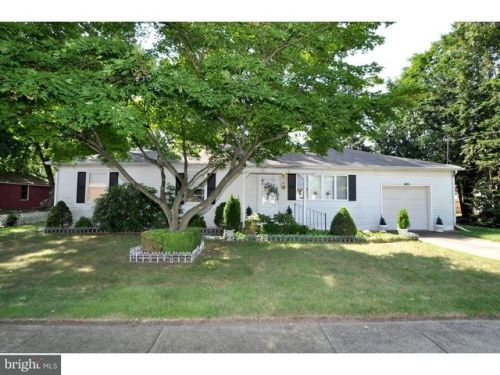 8972 Collins Ave, Camden, NJ 08110-1143