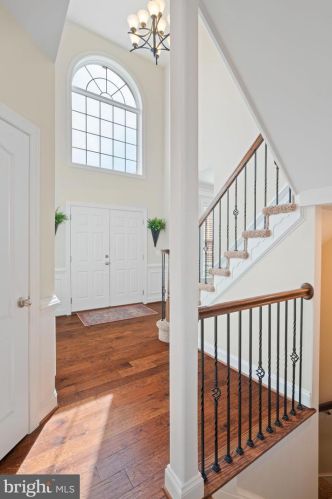 15340 Wits End Dr, Woodbridge VA  22193-5889 exterior