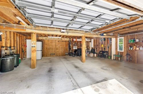 1835 Farm Trl, Sanibel FL  33957-4119 exterior