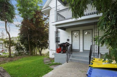 33 Traverse St, Waterbury, CT 06704-3227