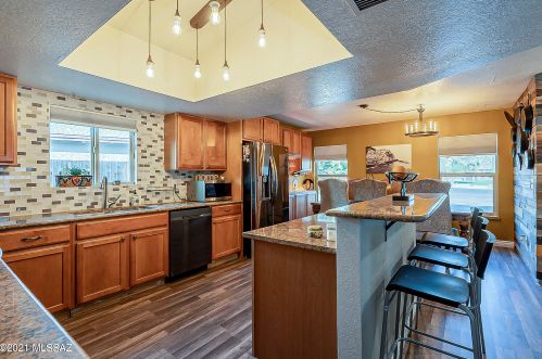 4765 Woodside Dr, Tucson, AZ 85705-1289