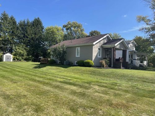 184 Cohassett Dr, Hermitage, PA 16148-1754