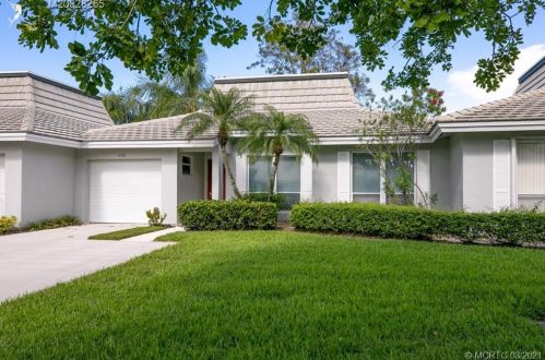 2785 Westlake Cir, Palm City, FL 34990-4605
