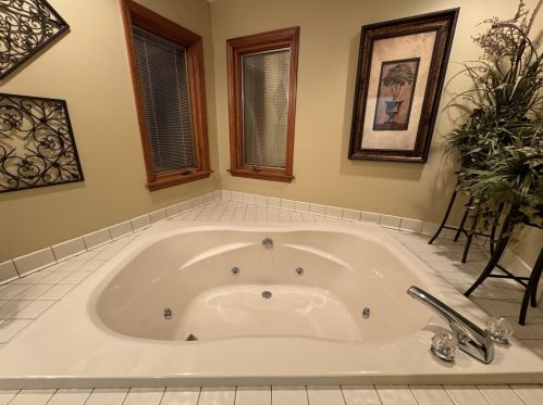 1 Cedar Pt, Newport KY  41076-1743 exterior