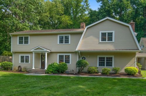 2 Sophia Dr, Ridgefield, CT 06877-1334