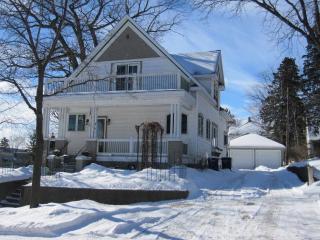 414 6th Ave, Wausau, WI 54401-4472