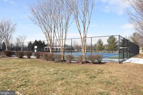 213 Alpine Dr, Leesburg VA 20175-6132 exterior