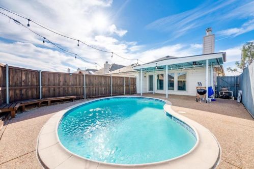 5600 Worley Dr, Frisco TX  75056-3850 exterior