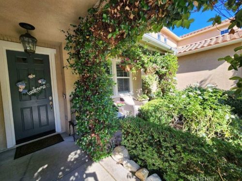 22509 Breakwater Way, Santa Clarita, CA 91350-5724