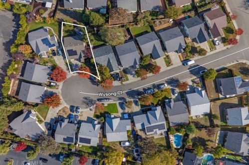 12 Wysong Ct, Chico CA  95928-7647 exterior