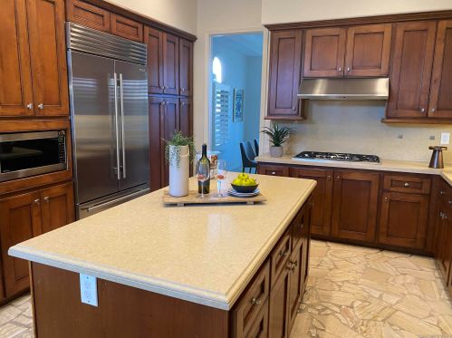 5180 Renaissance Ave, San Diego, CA 92122-5531
