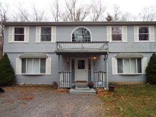 289 High Country Dr, Blakeslee, PA 18610-7605