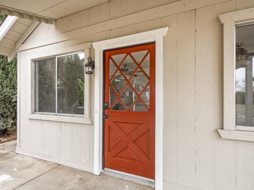 4475 Thorne Ave, Fresno, CA 93704-3516