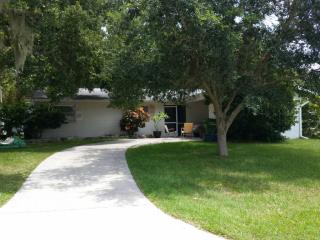2955 Floyd St, Sarasota, FL 34239-2719